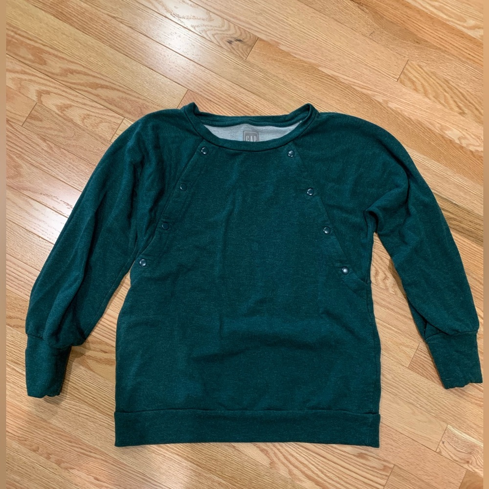 GAP Maternity nursing sweatshirt